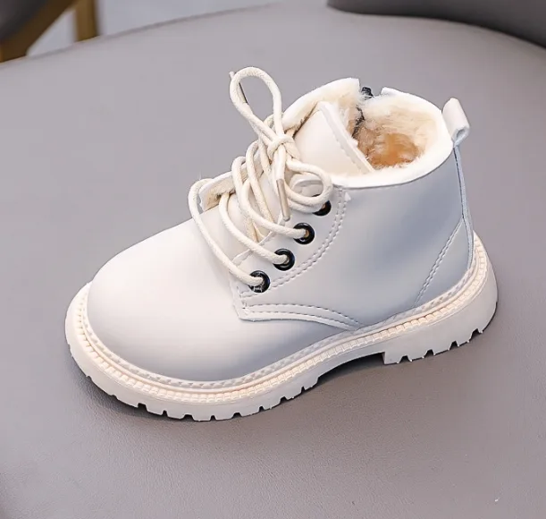 Ботиночки детские с мехом зимние like timberland белый